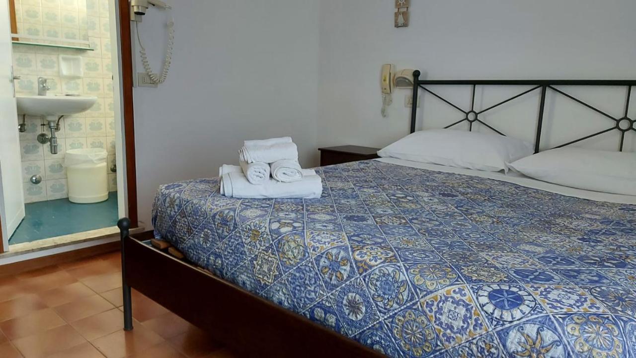רימיני Hotel Brezza מראה חיצוני תמונה