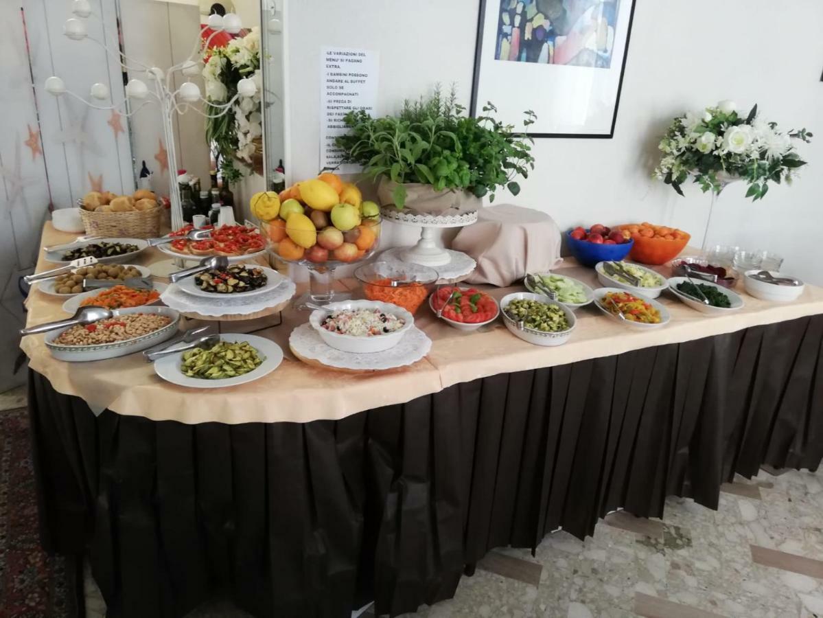 רימיני Hotel Brezza מראה חיצוני תמונה